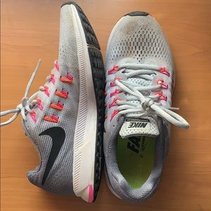 Nike Zooms Size 7.5 Gray and Pink/Orange!